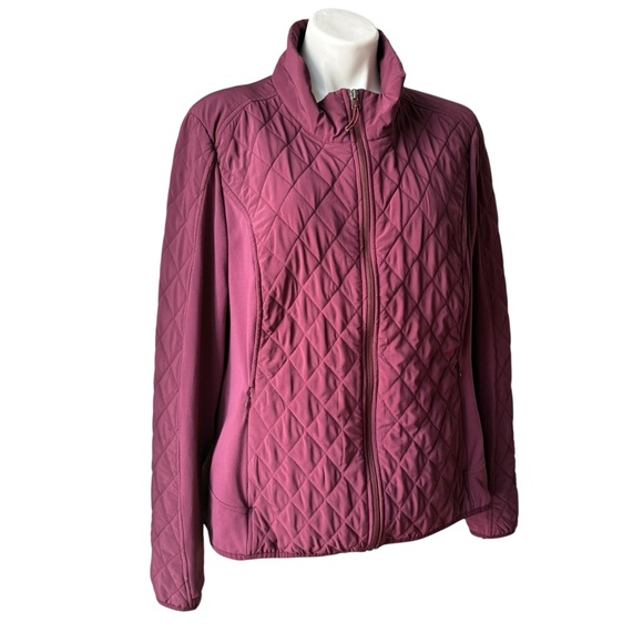 Athleta Upside Quilted Jacket in Chianti - Picture 4 of 16